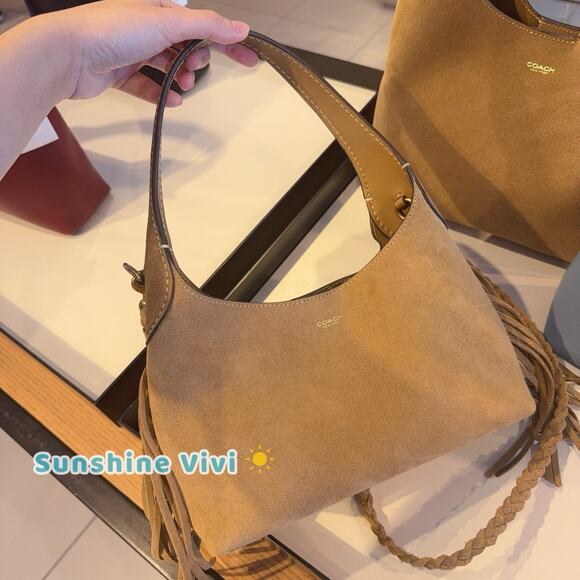 NWT COACH CAL96 Brooklyn Shoulder Bag 23 With Fringe Brass/Sand - Picture 2 of 12